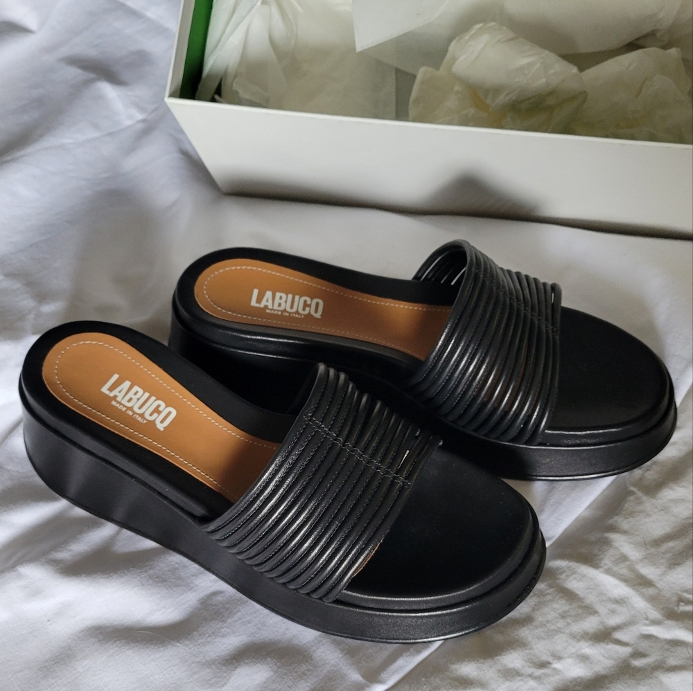 Labucq Black Women's Slide Sandals